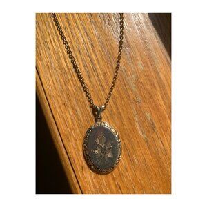 Vintage Gold Tone Etched Rose Pendant Necklace